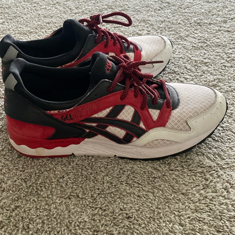 ASICS Gel-Lyte V sneakers in a red and black colorway